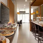 فندق Comfort Centre 3*