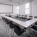 Comfort Centre 3* أولوموك