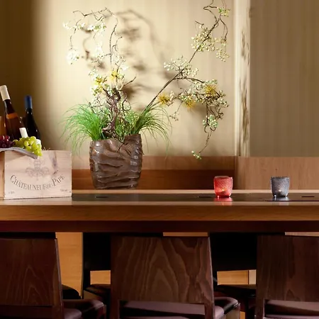 Comfort Centre Hotel