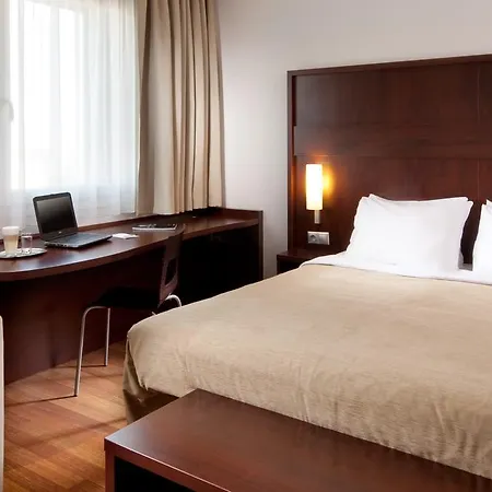 Comfort Centre Hotel