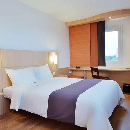 Comfort Centre Hotel 3*
